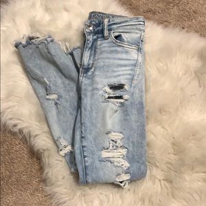 Distressed light wash American Eagle jeans
